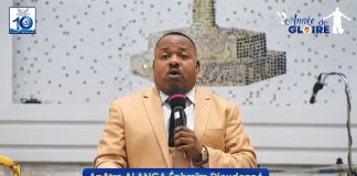 Ne t’arrête pas ici !